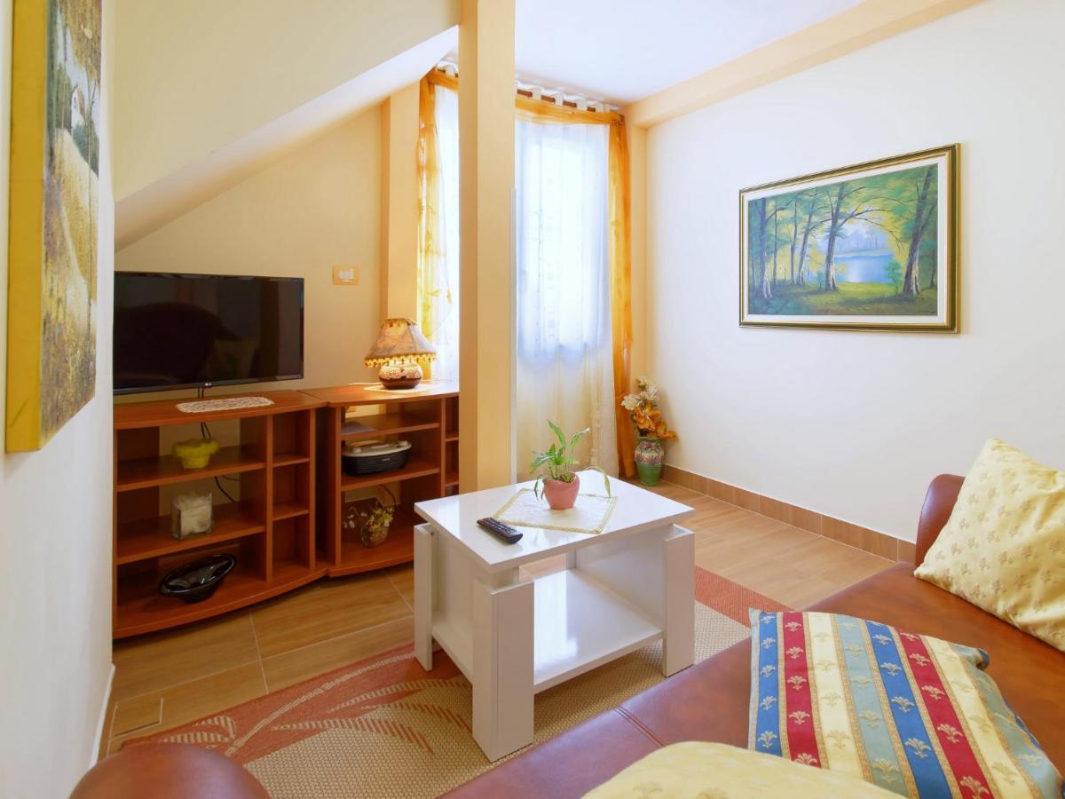 Holiday Home Nevena By Rent Istria Buje Esterno foto
