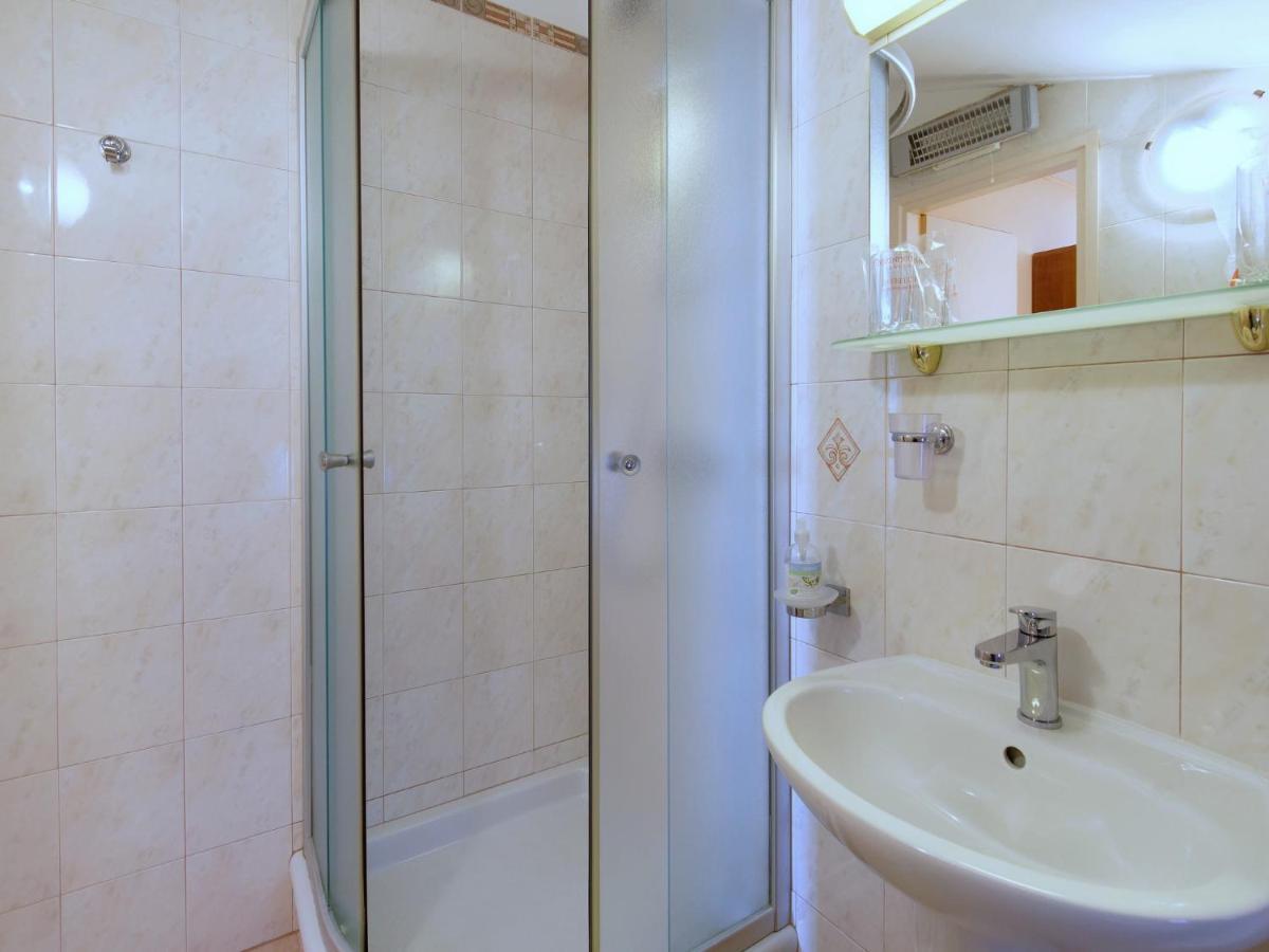Holiday Home Nevena By Rent Istria Buje Esterno foto