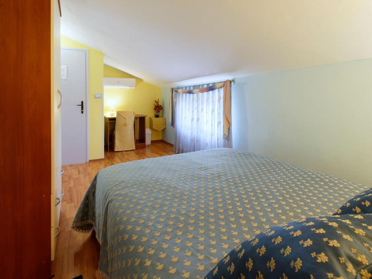 Holiday Home Nevena By Rent Istria Buje Esterno foto