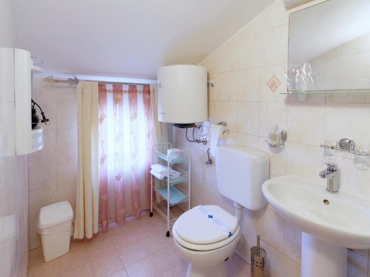 Holiday Home Nevena By Rent Istria Buje Esterno foto
