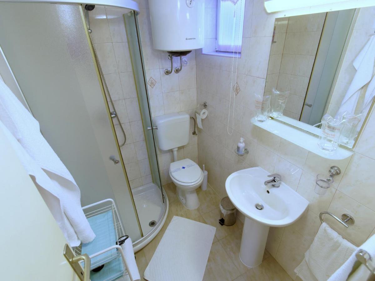 Holiday Home Nevena By Rent Istria Buje Esterno foto
