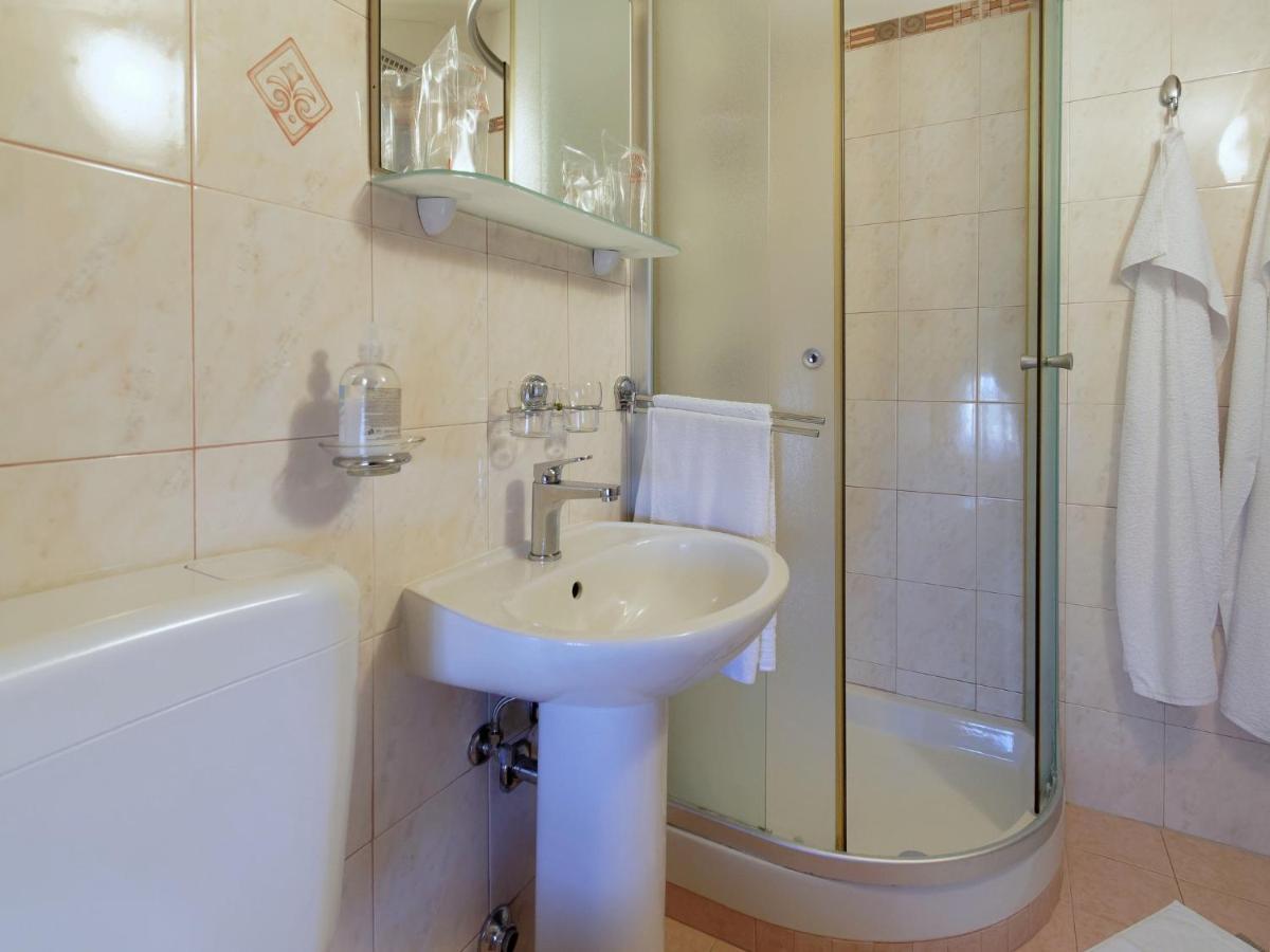 Holiday Home Nevena By Rent Istria Buje Esterno foto