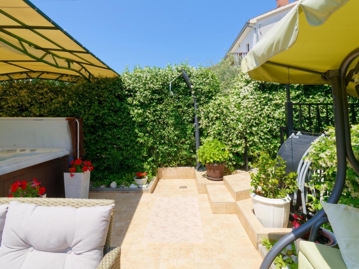 Holiday Home Nevena By Rent Istria Buje Esterno foto