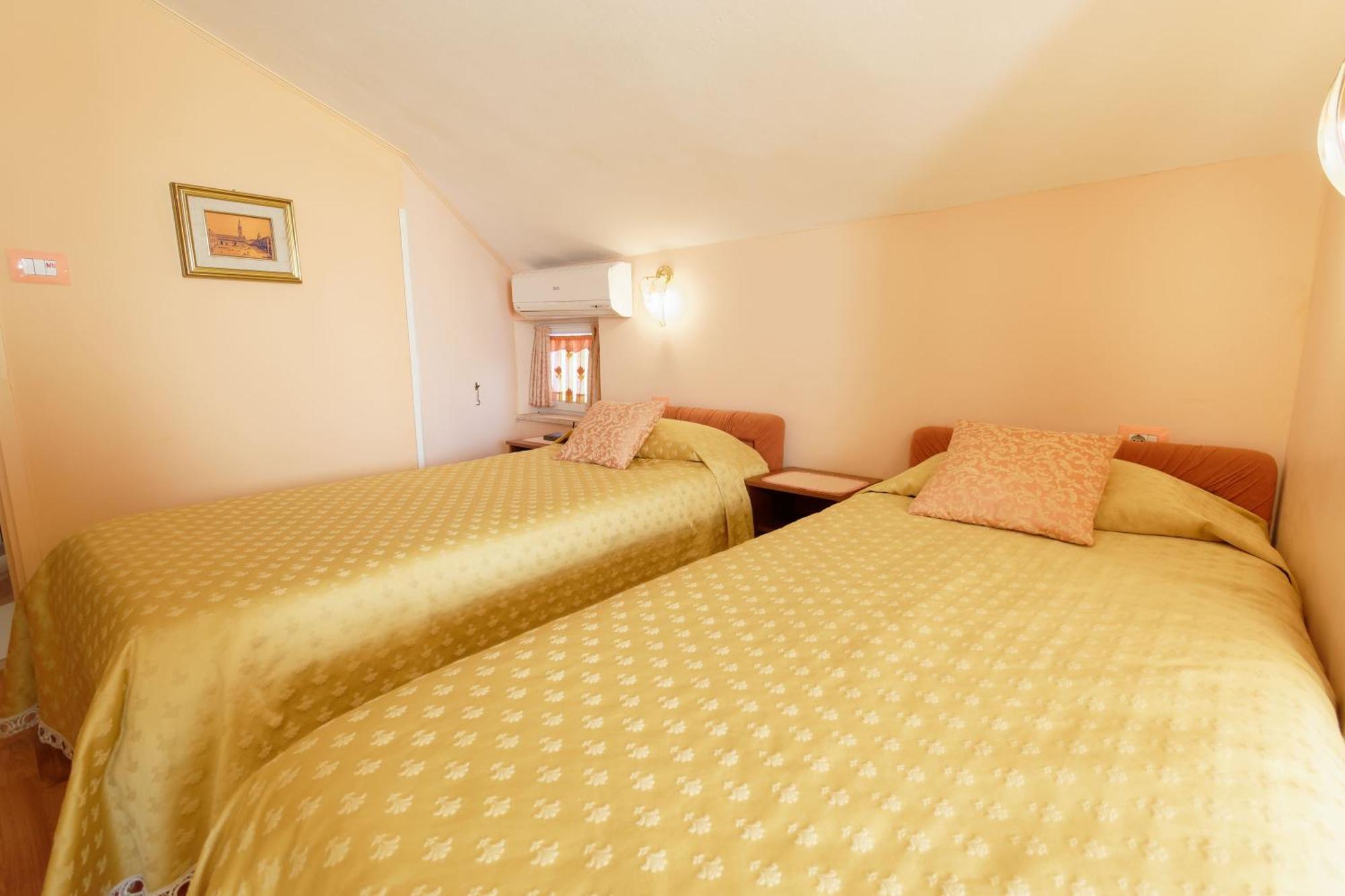Holiday Home Nevena By Rent Istria Buje Camera foto